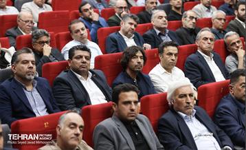 هم اندیشی صمیمانه شهردار تهران با سازندگان شهر 25