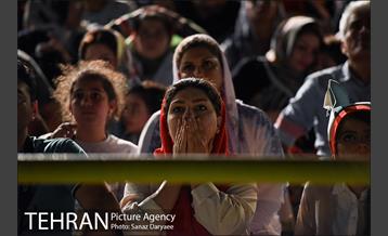 تماشای دیدار تیم‌های ملی ایران و پرتقال در استادیوم آزادی 10