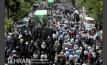 مراسم تشییع پیکرهای مطهر ۱۵۰ شهید تازه‌ تفحص‌ شده دفاع مقدس  - ۲ 16