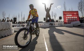 رانـد نهایی مسابقات قهرمانی موتور تریال  8