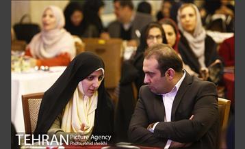 نشست شرکت کنندگان پنل های تخصصی حوزه زنان با مدیران شهری 8