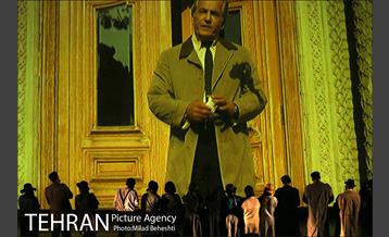 نمایش آینه های روبرو‎ 25