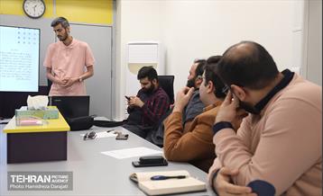 اولین روز داوری محصولات ارائه شده به کندو 3