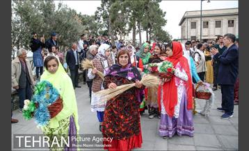 جشنواره نوروزگاه در میدان راه آهن 32