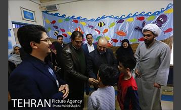 بازدید مدیر کل دفتر شهردار تهران از مدرسه صبح رویش 17
