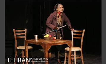 نمایش جمجمه ای در کانه مارا‎ 10