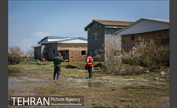 عملیات تخلیه آب از منازل مسکونی گمیشان 19