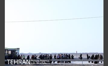 پیاده روی زائران امام حسین (ع) از مرز شلمچه 23