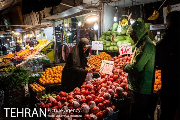 تهران یک شب مانده به یلدا 33