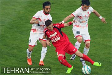 دیدار تیم های فوتبال پرسپولیس و پدیده