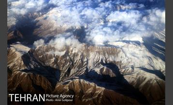 بر فراز ابرها‎ 10