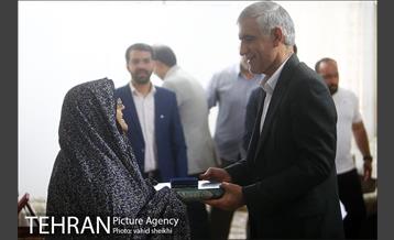 دیدار شهردار از خانواده شهید طباطبایی نیا 22