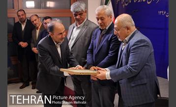 تجلیل از خانواده شهدای آتش‌نشان حادثه پلاسکو با حضور شهردار تهران 49