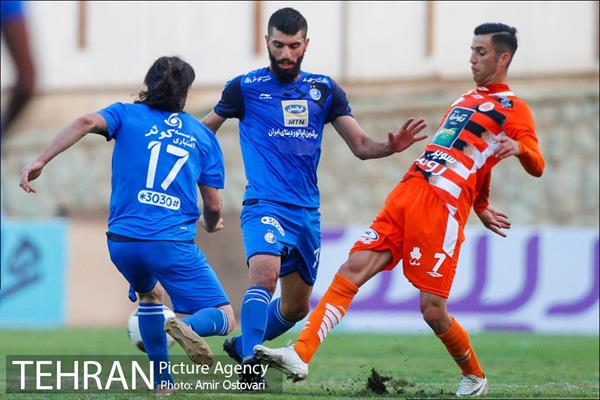 دیدار تیم‌های سایپا و استقلال تهران در لیگ برتر فوتبال ایران 11
