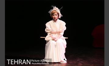 نمایش بازی یالتا‎ 4