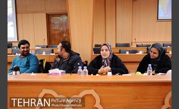 نشست صمیمانه رئیس مرکز ارتباطات شهرداری تهران با اصحاب رسانه 37