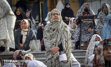 اقامه نماز عید فطر در امامزادگان پنج تن لویزان  22