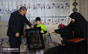 قرار خدمت؛ دیدار شهردار تهران با خانواده شهید مرتضی غفوری 11