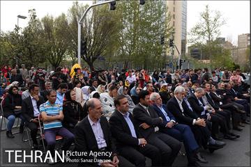 افتتاح نوروزگاه هنر در پیاده‌راه بلوار کشاورز 19