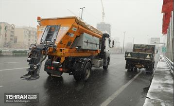 عملیات برف‌روبی در منطقه 2 13