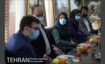 تقدیر از داوران پنجمین دوره جایزه خشت طلایی تهران 7