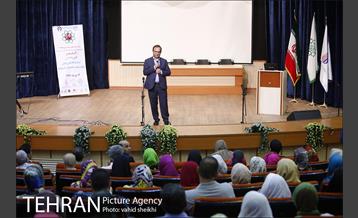 همایش ارتقا سلامت ویژه سالمندان با عنوان آلزایمر 23