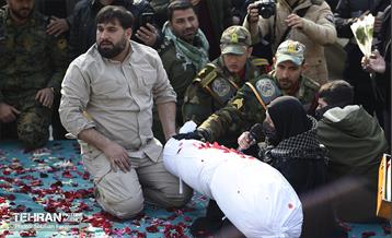 تشییع پیکر شهید گمنام در منطقه ۲۱