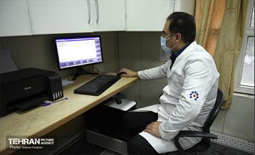 مرکز بهداشتی درمانی منطقه ۵ در لحظه افطار  9