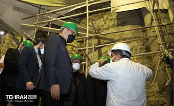 بازدید اعضای کمسیون حمل و نقل شورای اسلامی شهر از ایستگاه تقاطعی مترو توحید 21