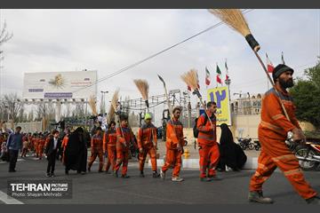 خدمات‌رسانی شهرداری تهران در نماز عید فطر مصلی تهران 23