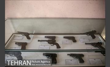 بازدید علی اعطا از موزه جنگ 10