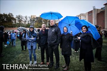 پیاده روی خانوادگی 8