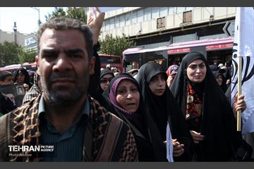 راهپیمایی نمازگزاران نماز جمعه تهران در اعتراض به حوادث اخیر