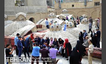 بازدید جمعی از  هنرمندان از نقاط گردشگری منطقه 12 14