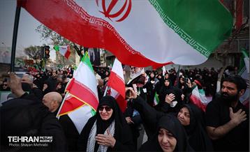 تشییع پیکر مطهر شهدای ناوشکن دنا 39
