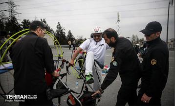 پرش چتربازان به مناسبت روز جمهوری اسلامی 26