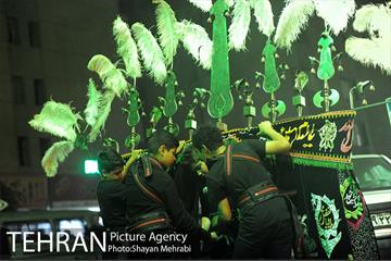 عزاداری شب تاسوعا در خیابان های تهران 25