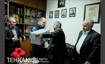 دیدار مشاور امور مجلس شهردار تهران با نمایندگان اقلیت های مذهبی به مناسبت آغاز سال نو میلادی 9