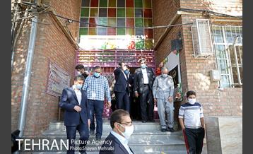 بازدید شهردار تهران از مدرسه صبح رویش و مسجد شهید هرندی 23