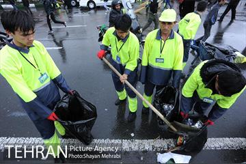 خدمات شهرداری تهران در پایان راهپیمایی یوم الله 22 بهمن 8