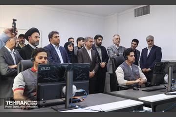 افتتاح ۳ ایستگاه شارژبرقی و رونمایی از تاکسی برخط 14