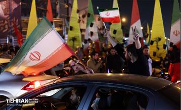 شادی مردم تهران پس از حمله موشکی ایران 32