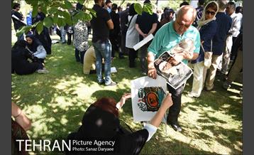 مراسم تشییع پیکر عباس کیارستمی 12