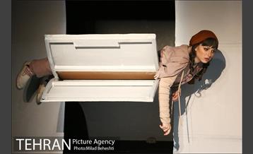 نمایش رویای یک شب نیمه تابستان‎ 8