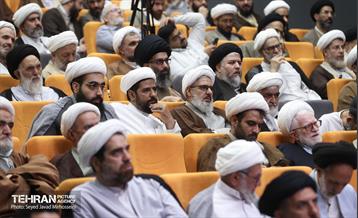 نشست فصلی ائمه جماعت و مدیران حوزه های علمیه منطقه 12 با مدیران شهری 18