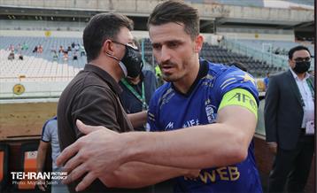 دیدار تیم‌های فوتبال استقلال و گل‌گهر 6