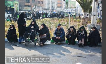 تجمع عزاداران فاطمی در میدان هفت تیر 1