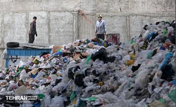 تخلیه و پلمب مرکز غیرمجاز پسماند در منطقه 17 11