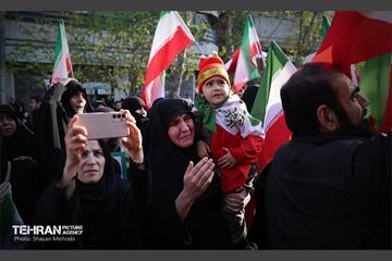بدرقه شهیدان تنگسیری و اسحاقی توسط اهالی پایتخت 31