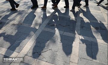 پنجره‌ای رو به آسمان آبی در منطقه 3 32